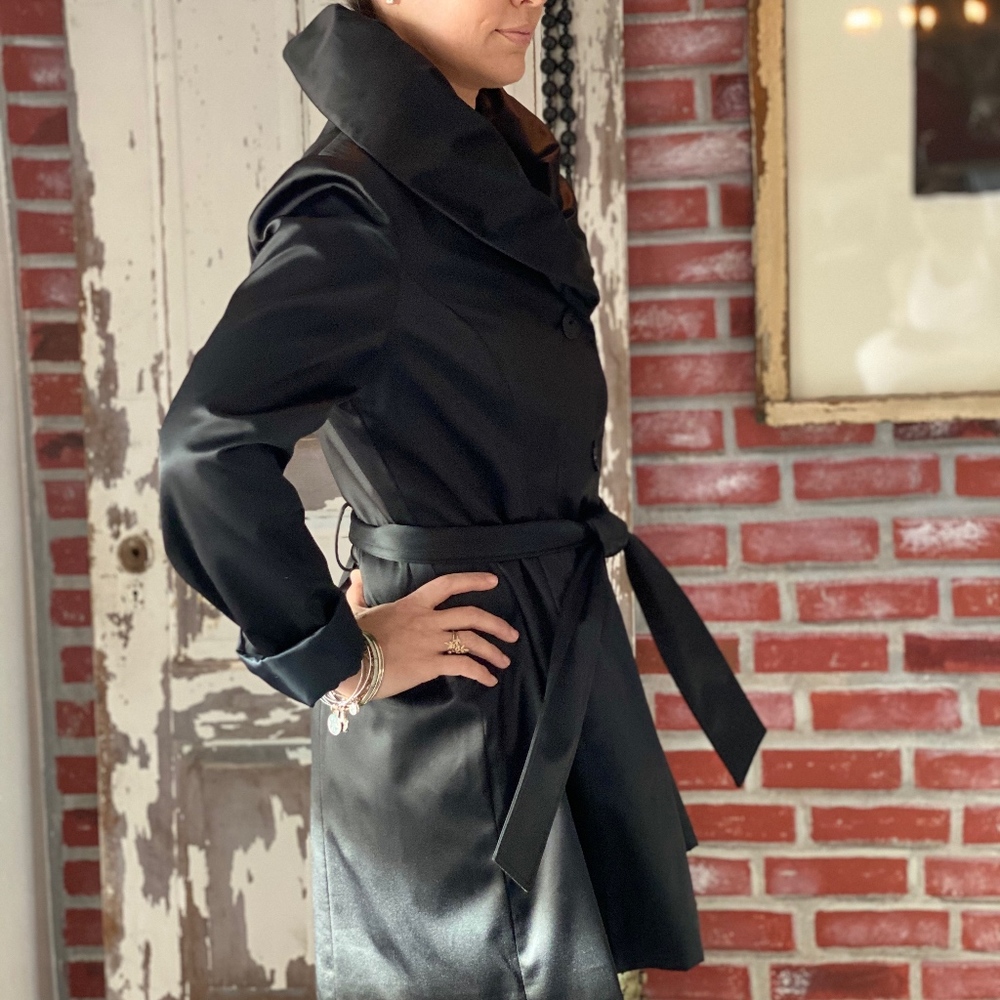 Tahari Medium Satin Shine Black Coat